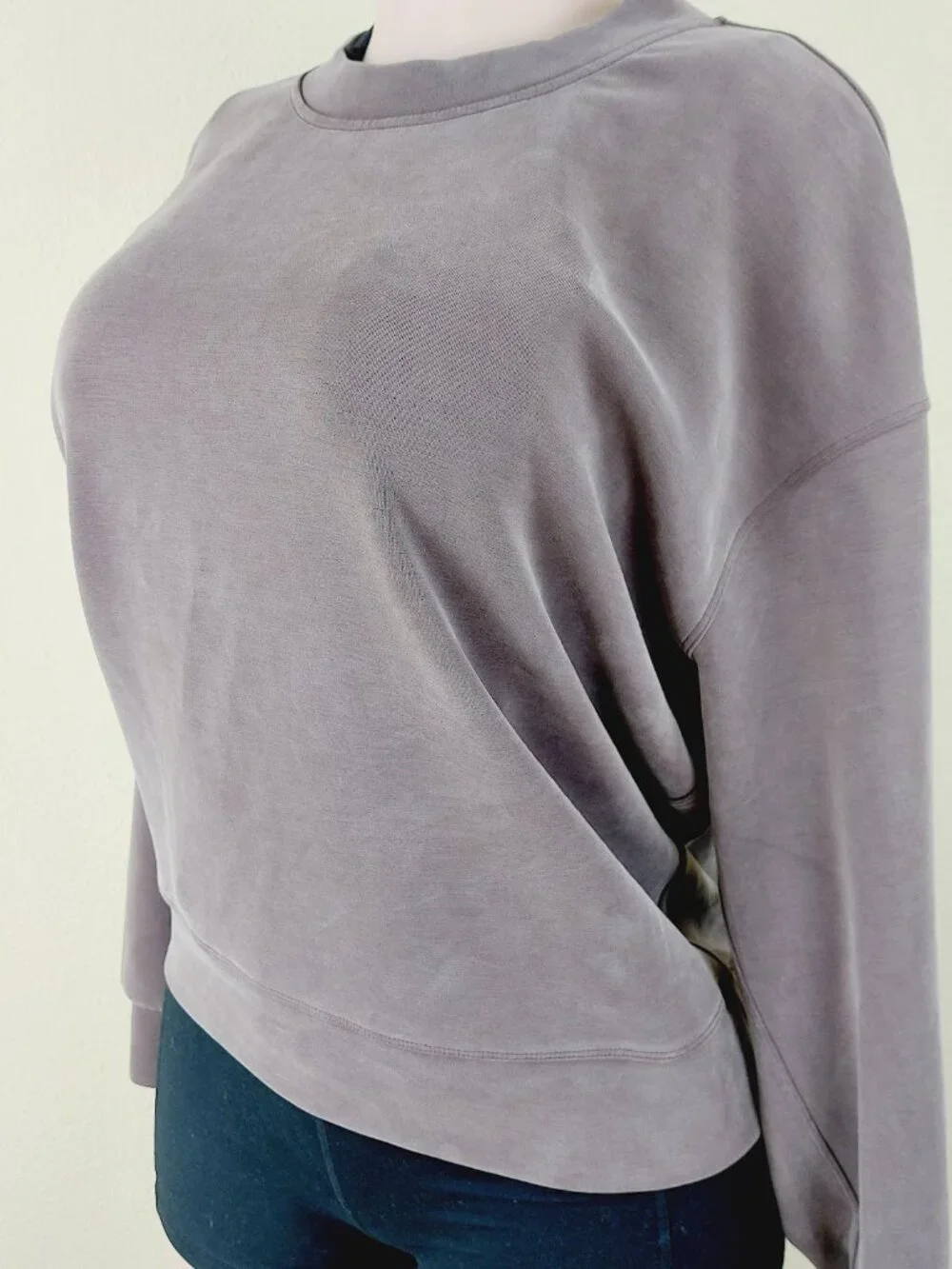 Lululemon Women's Dusty Purple Soft Perfectly Oversized Crop Sweatshirt Size 4
